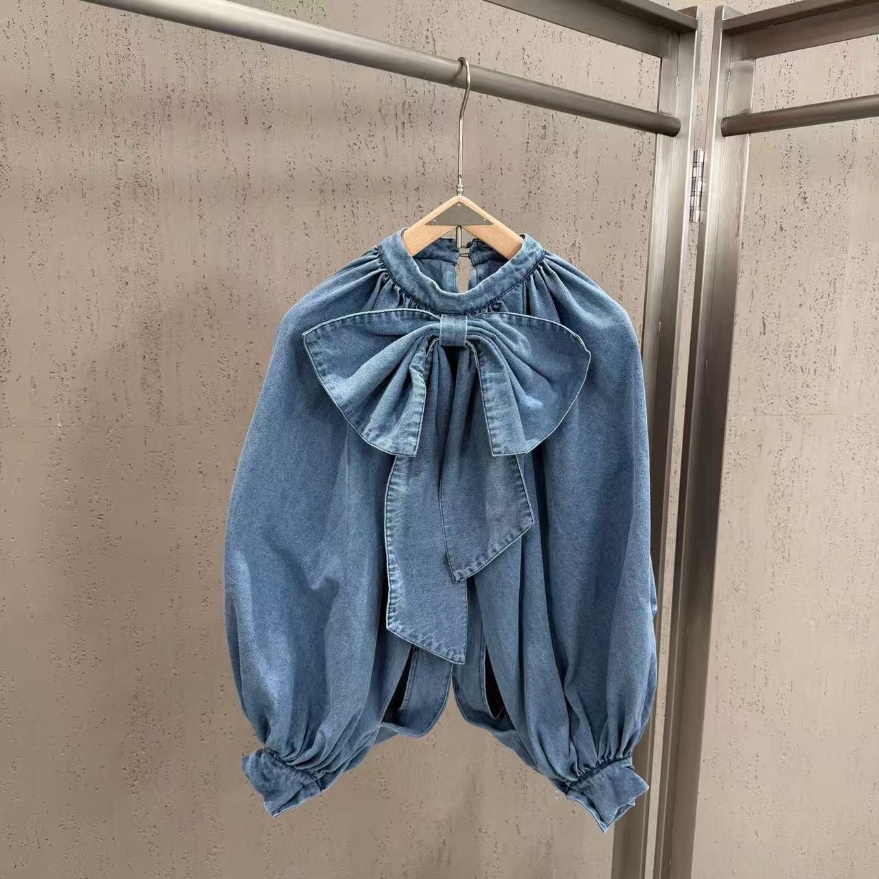 Cross-border 2026 New Sweet Big Bow Denim Shirt for Women with Puff Sleeves, Vintage Palace Style Loose Top