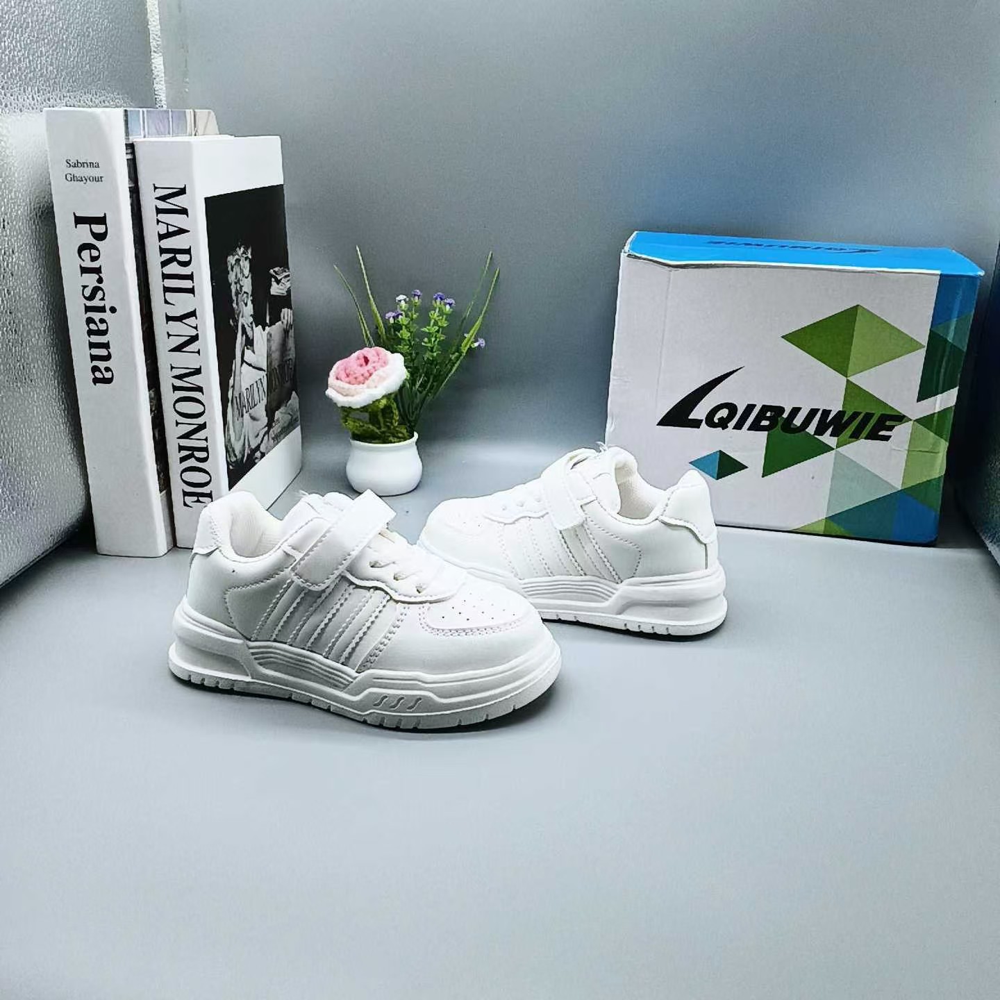 Primavera y verano zapatos de cuero para niños niños niñas zapatos de jardín de infantes zapatos blancos para estudiantes zapatos de correr pueden elegir