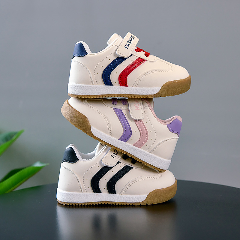 Zapatos para niños pequeños de suela blanda para niñas, modelos de primavera y otoño, zapatos de bebé impermeables para niños con superficie de cuero para niños, zapatos para niños de comercio exterior al por mayor