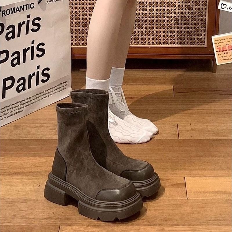 Zapatos de mujer de altura de suela gruesa 2026 otoño y invierno nuevos zapatos botas de camisa confortable botas Martin botas Chelsea con un pie