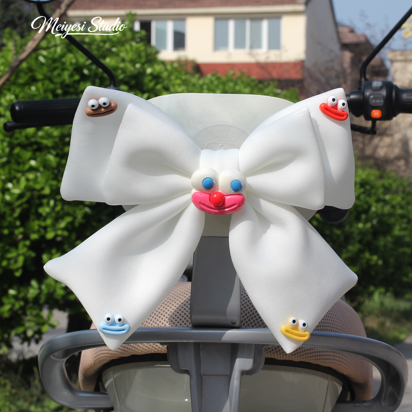 Nuevo 2026 coche eléctrico arco decoración accesorios pequeños accesorios de la batería de la cola de los accesorios adornos de la cola lindos