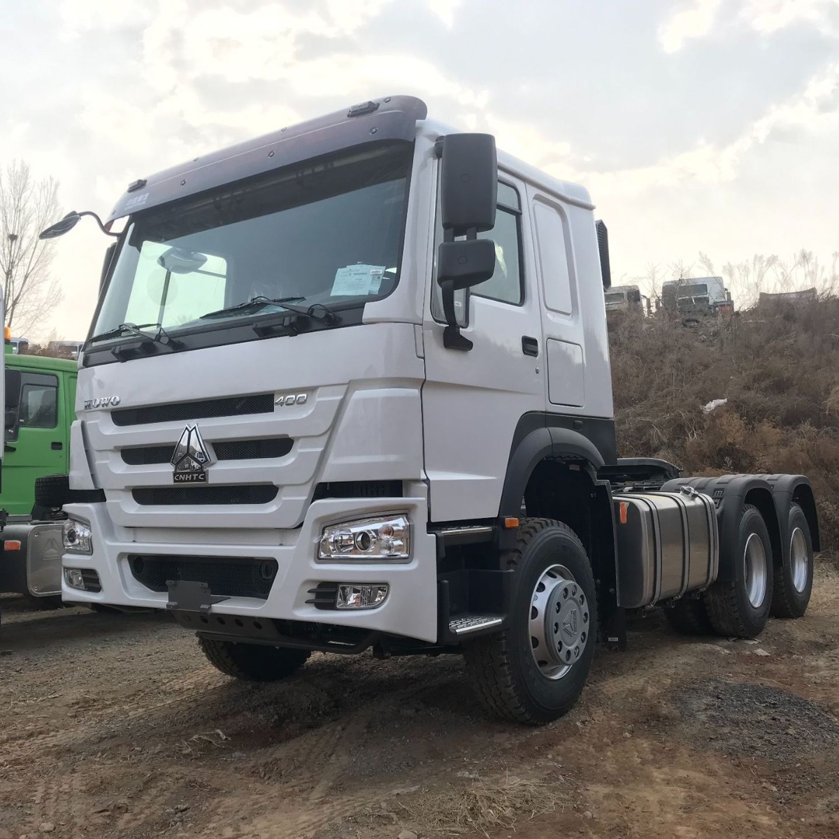 中国重汽出口版豪沃HOWO 6X4 牵引车400马力欧三专供