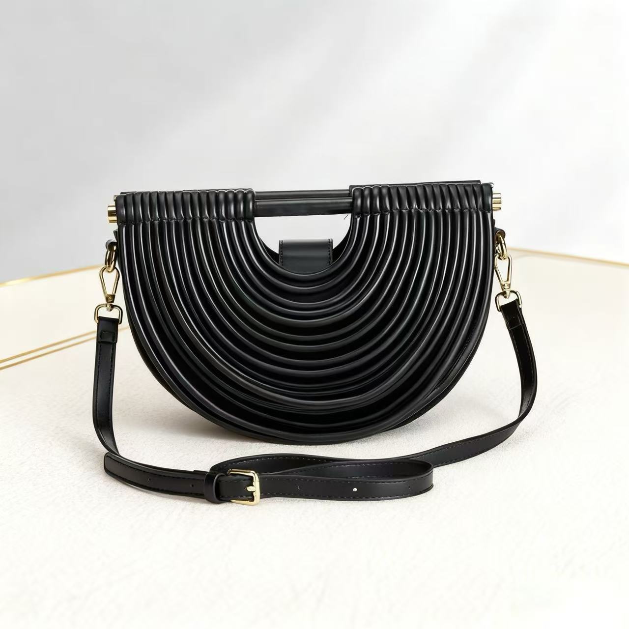 Nuevo transfronterizo tejido bolsa de cena de mujer fiesta moda personalidad bolsa de mano de moda alta sensación de fideos bolsa de noche