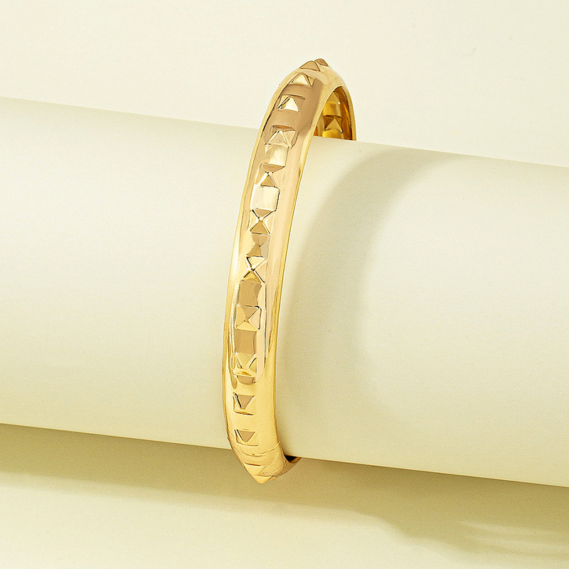 Casual Rhombus Alloy Plating Bangle display picture 2