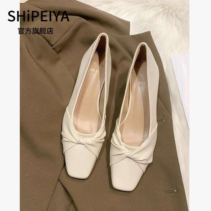 2025 Spring and Autumn New French High Heels with Unique Design, Pleated Shallow Soft Leather Granny Shoes for Commuting Women