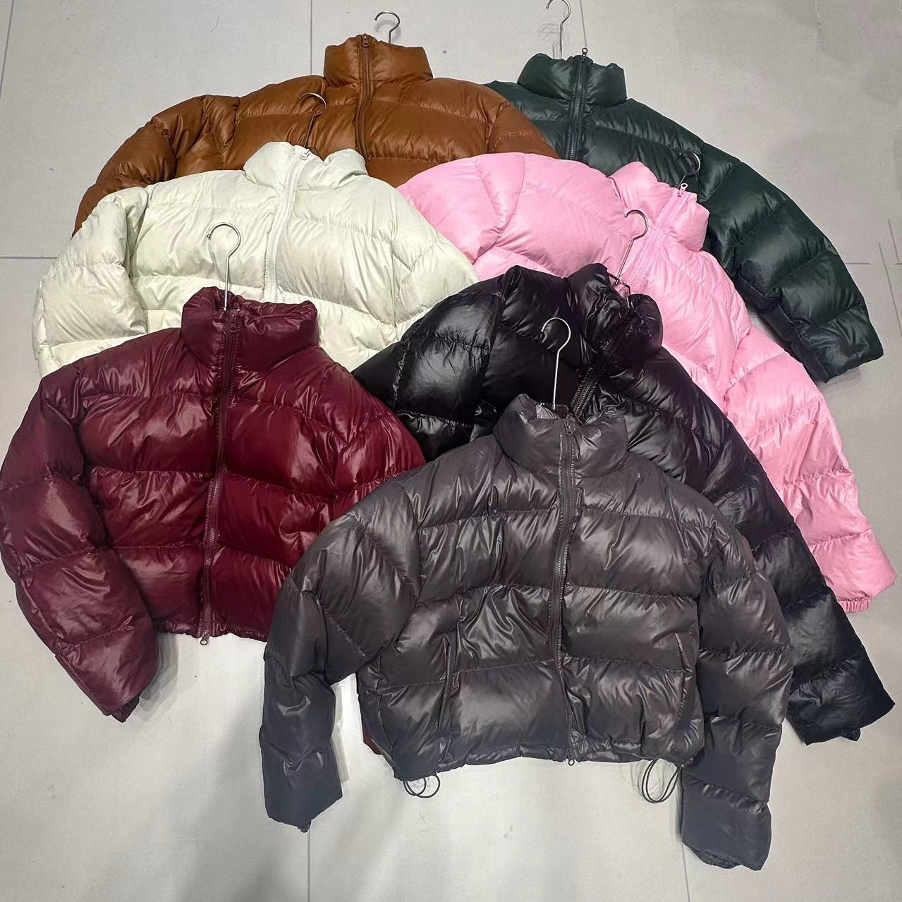 Giacca corta e calda da donna, giacca da donna con colletto alto, perlescente, spessa, calda, bianca, anatra, calda_voghion.com