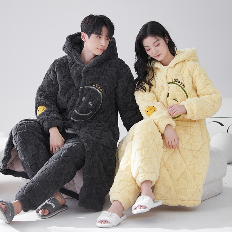 Tres capas de algodón coral terciopelo pareja Pijamas Mujer invierno Mediados de largo hogar ropa camisón hombres espesado chaqueta caliente