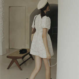 大货已出自制新品卢浮宫风白金宫廷浮雕V领连衣裙女