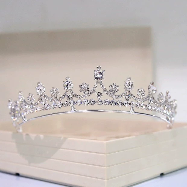 Small Tiara (Korean) for Bride, Cute Princess Hair Accessory, Wedding Mini Crown, Silver/Golden