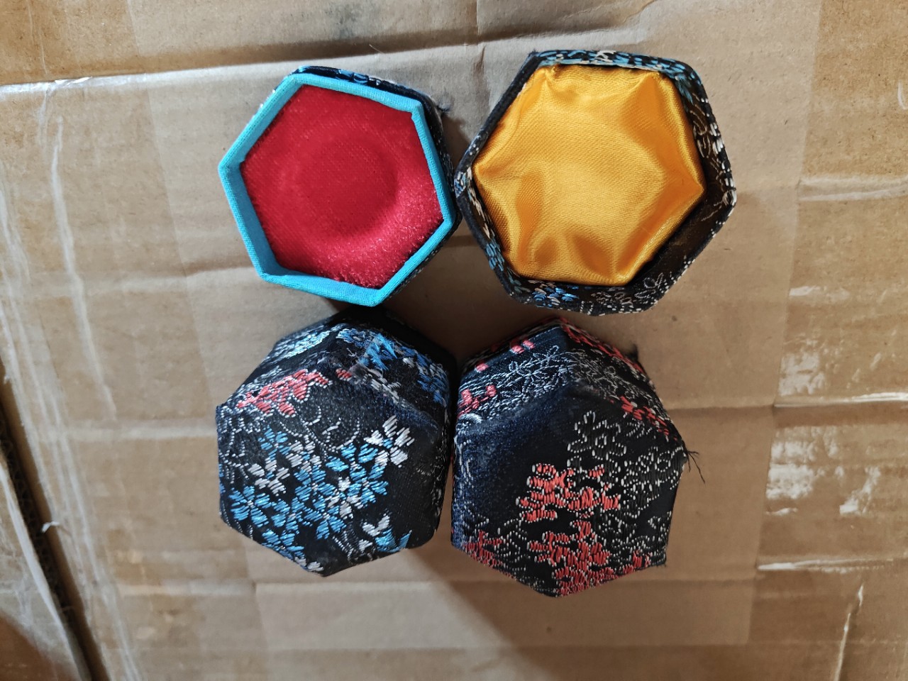 黑色六角锦缎盒黑色安宫牛黄丸锦盒1粒六角牛黄药丸黑色锦缎盒