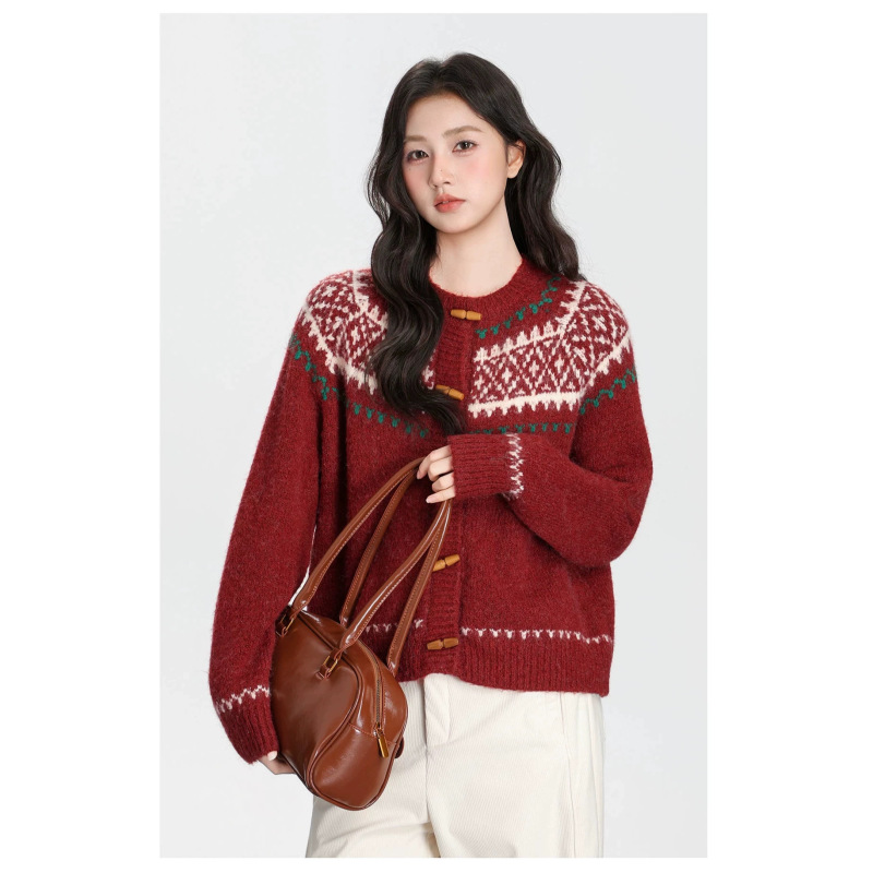 Red Christmas Fair Isle knitted cardigan with horn buttons, a new autumn/winter style for women, featuring a retro and relaxed look Red Christmas Fair Isle knitted cardigan with horn buttons, a new autumn/winter style for women, featuring a retro and relaxed look