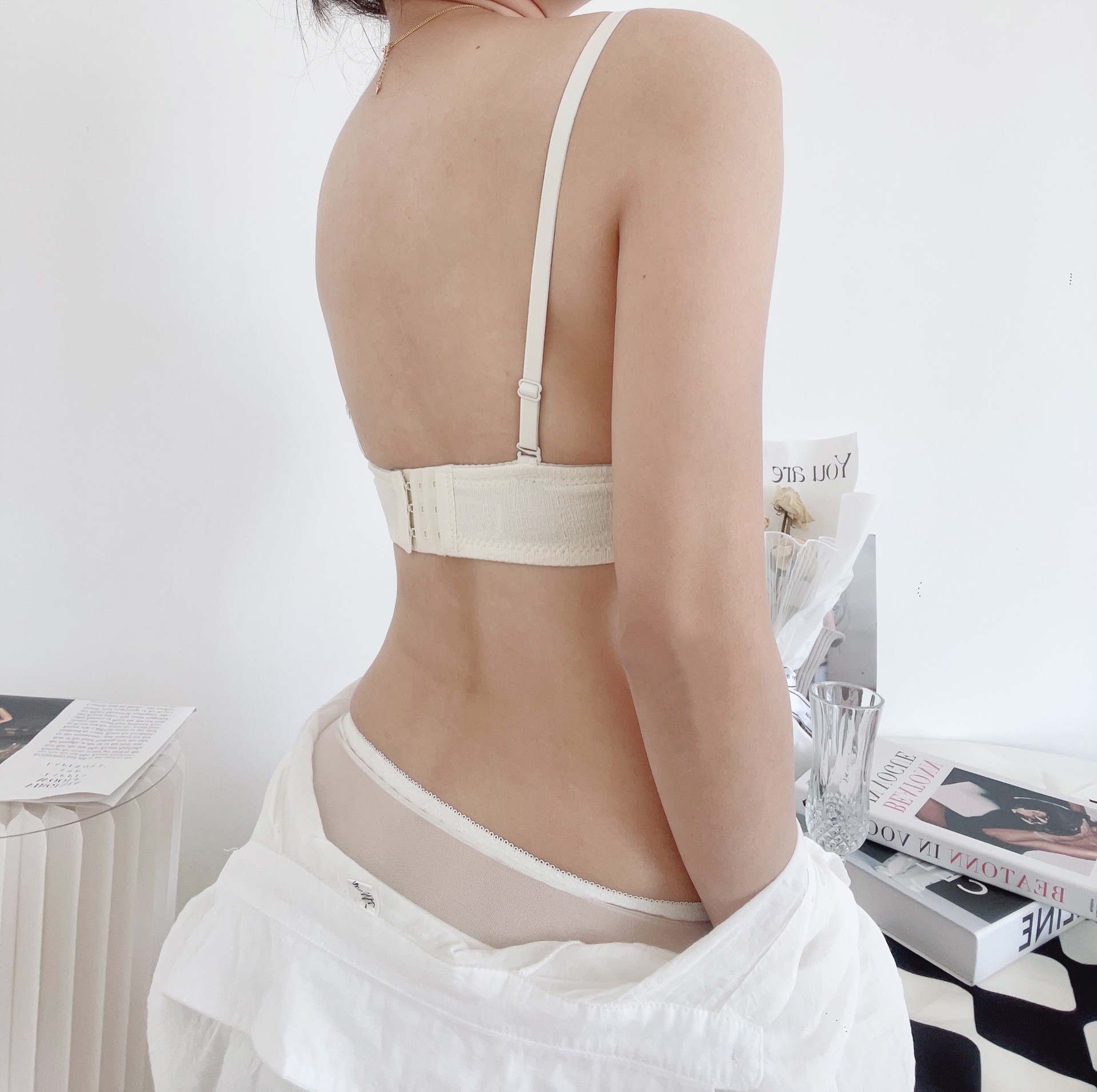 Ropa interior de encaje ligero para niña reunida sin anillo de acero, copa fija, recolección lateral de leche auxiliar, sujetador de soporte superior anti-caída