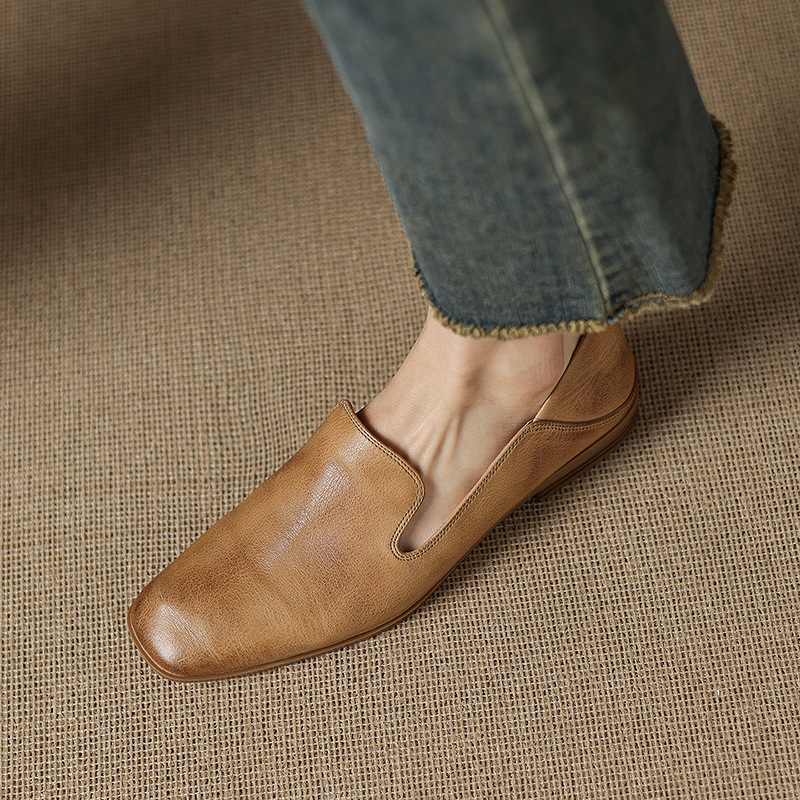 Retro leather shoes flat