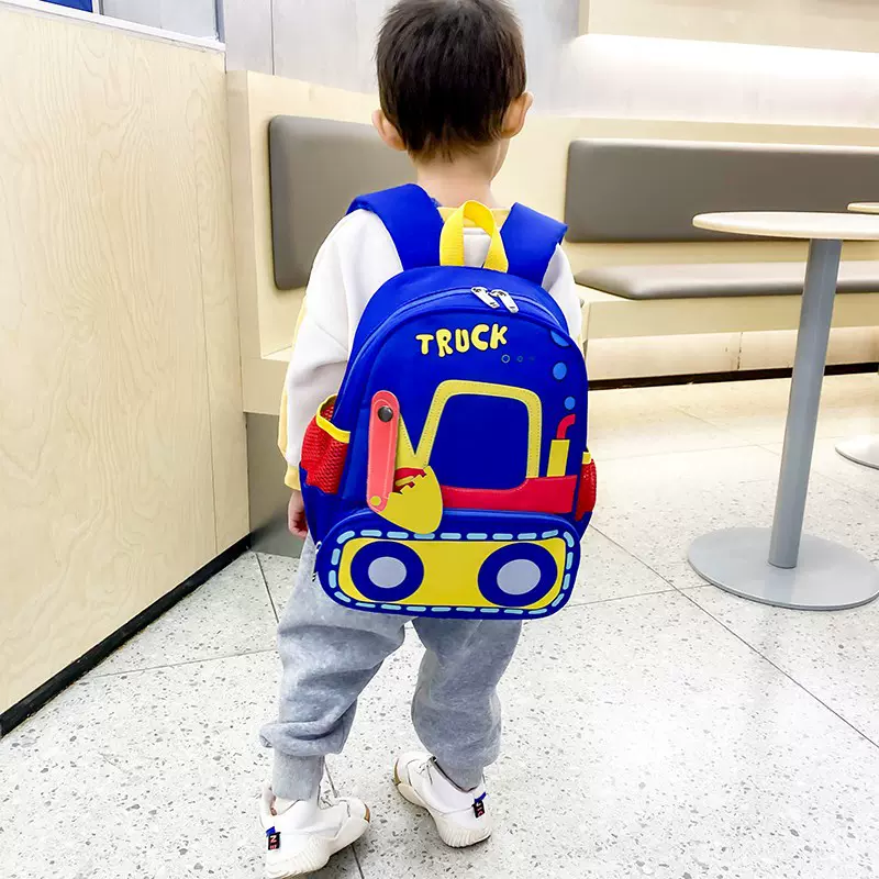 2025热卖儿童幼儿园双肩书包大容量包包男孩女孩多种颜色厂家批发