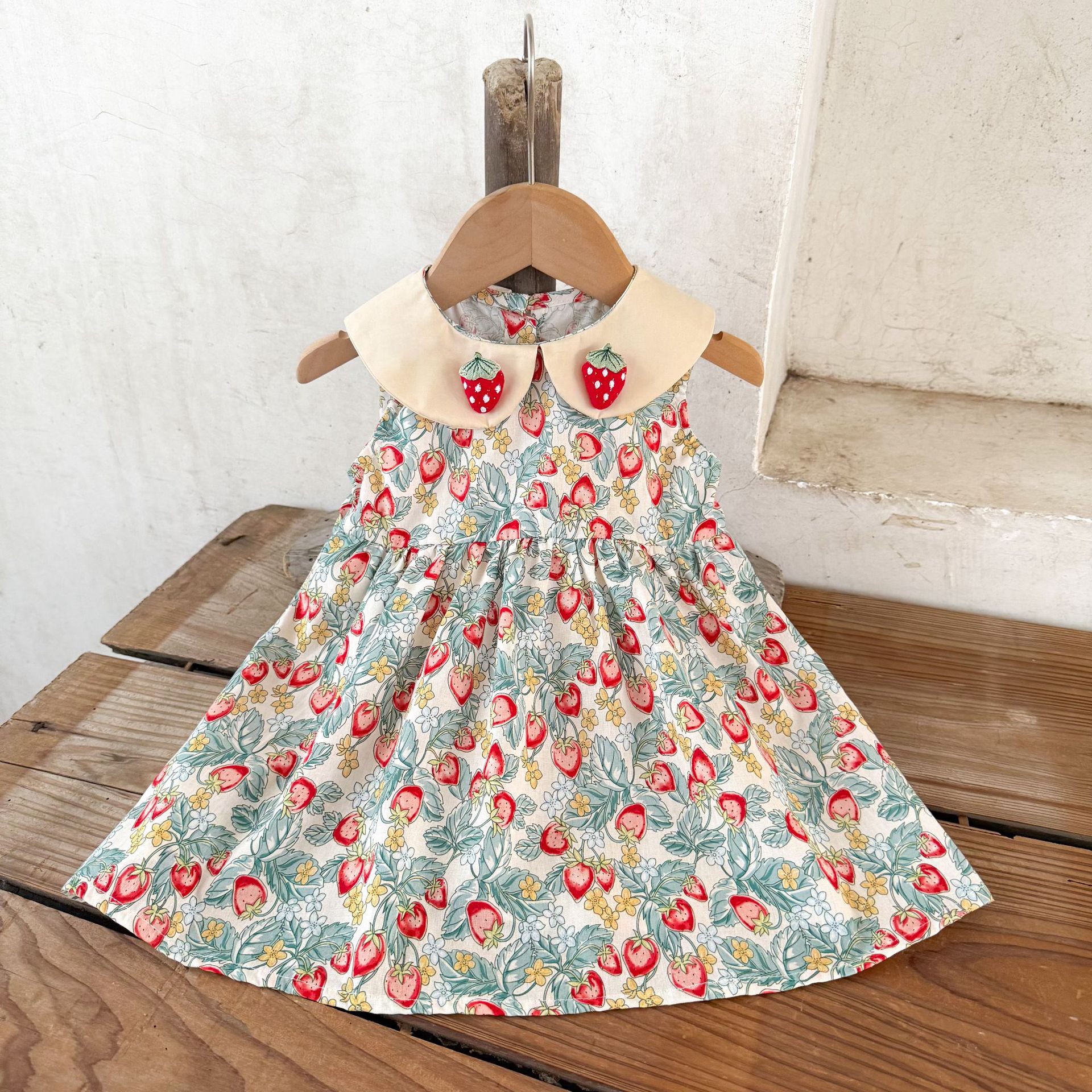 Ins niña coreana bebé algodón fresa estampado solapa chaleco falda verano niño pequeño y mediano vestido suave