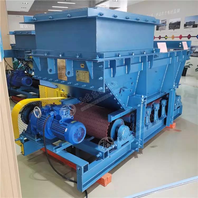 定 制加长底板8+8 GLD1500/7.5/S煤矿液压甲带给煤机 连续给料