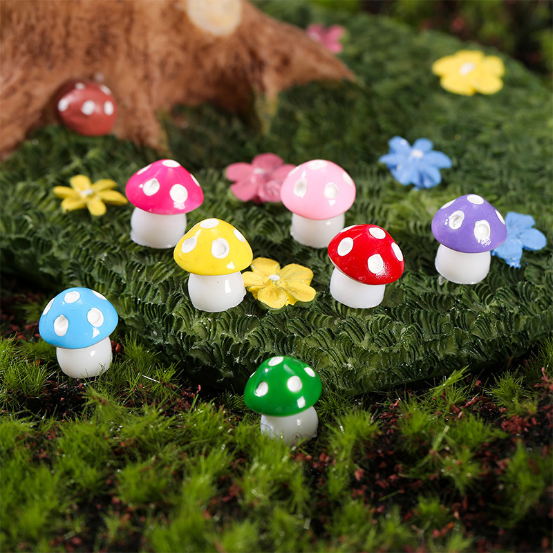 Resin Small Mushrooms 6 Points 6 Colors Mushrooms Micro Landscape Ornaments Mushroom Succulent Ornaments Accessories Decorations