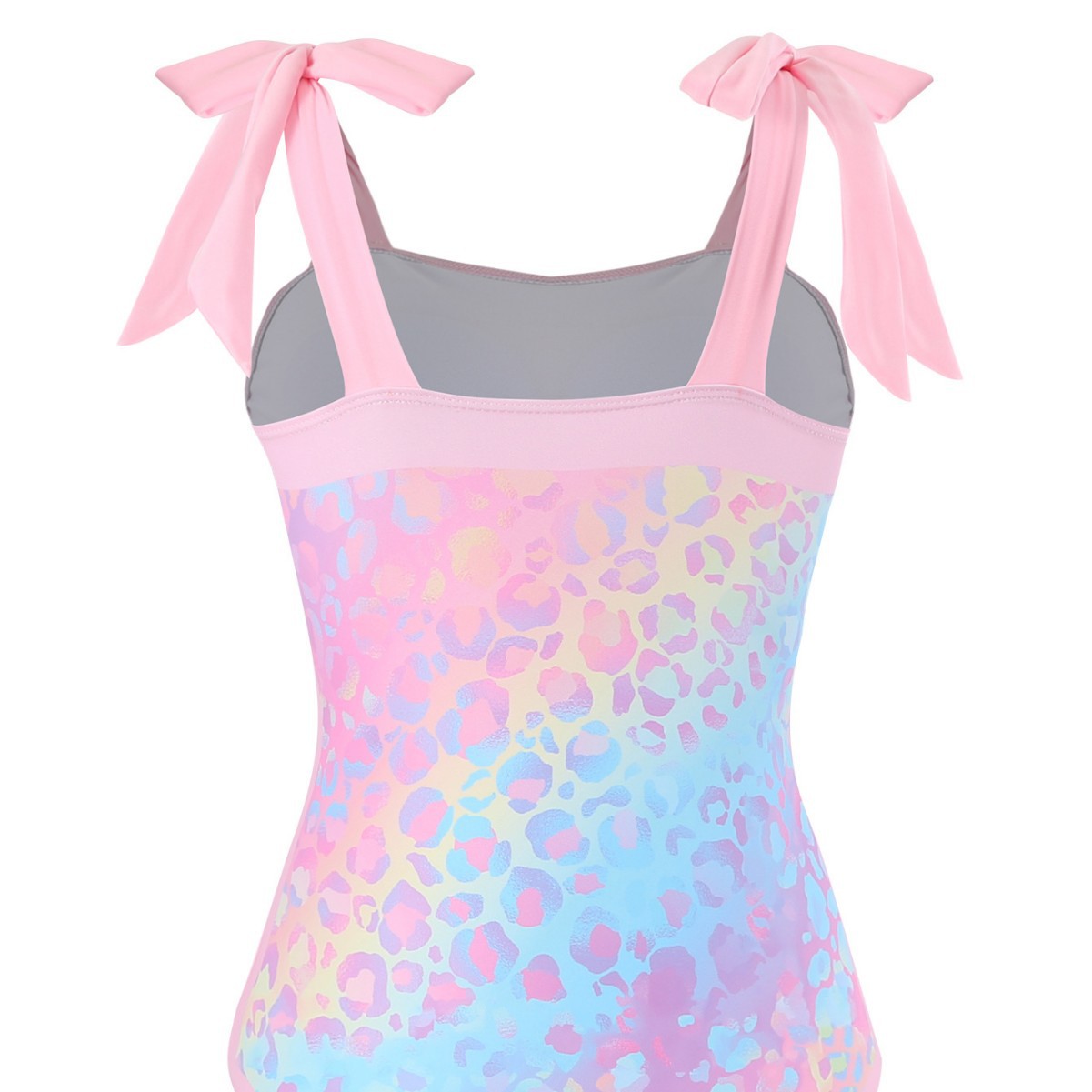 Traje de baño de una pieza estilo europeo y americano para comercio exterior 2024, traje de baño conservador para primavera caliente, protección solar para mujer, cubierta de chifón, ajuste delgado