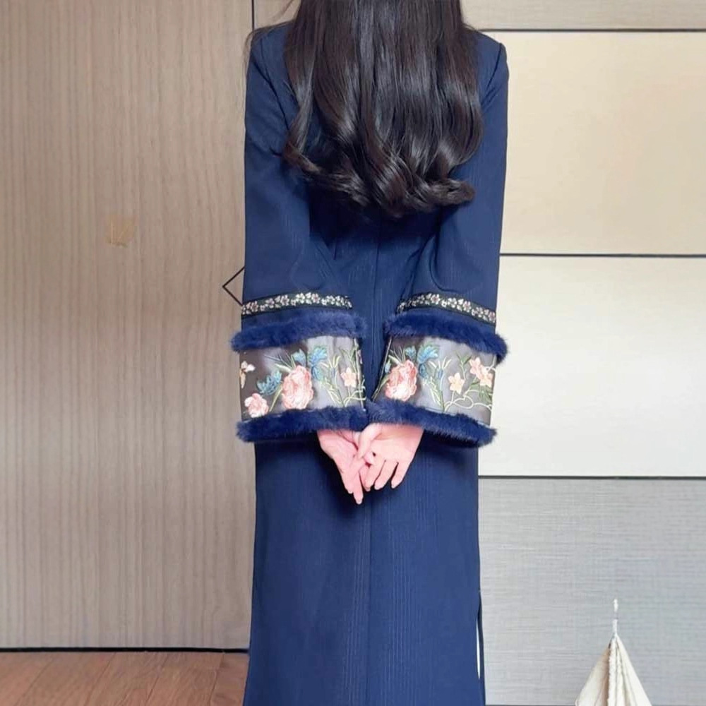 Fleece-lined And Thickened, 2025 Winter Model, Improved Cheongsam With Inverted Large Sleeves, Vintage Warm Fur Collar,_ecoleips.com