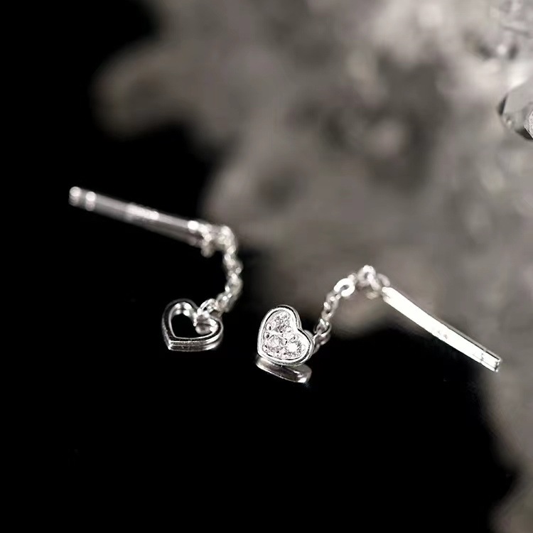 Pendientes de amor asimétricos de plata de ley 925 Pendientes de mujer Pendientes Accesorios calientes de nicho 2024 image 2