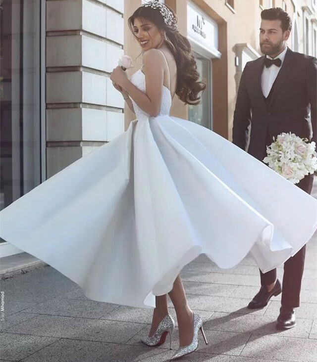 Amazon europeo y americano una línea de vestido de novia corto de satén más el tamaño de la correa de hombro de encaje apliques vestido nupcial image 2