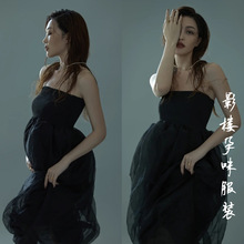 新款孕妇拍照抹胸纱裙影楼摄影黑色吊带连衣裙孕妇写真艺术照服装