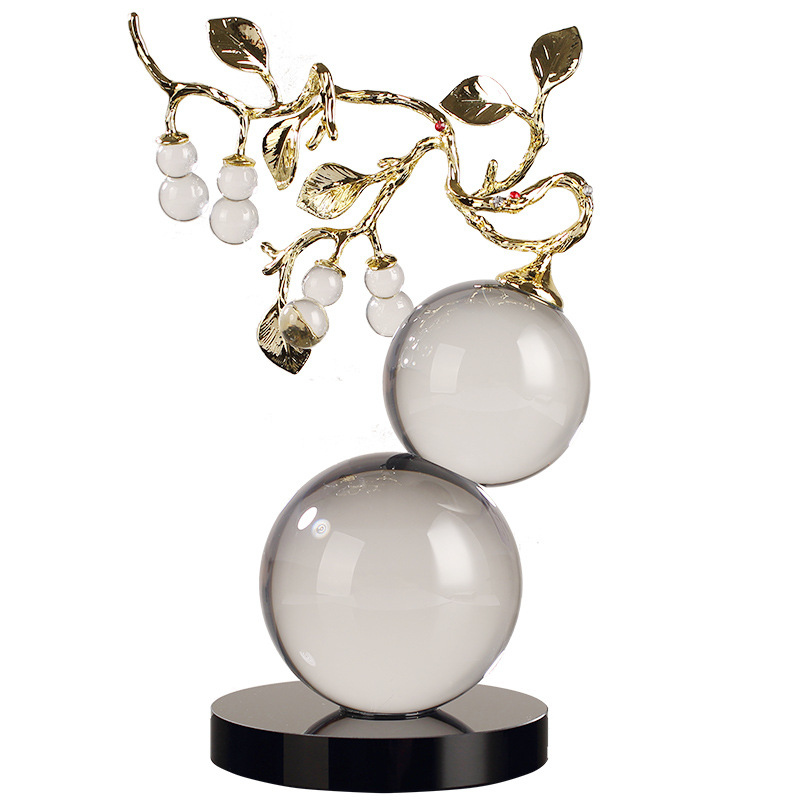 贅沢でシンプルな現代の招財ひょうたんはリビングルームの酒場の装飾品を飾って新しい家のプレゼントを運ぶ