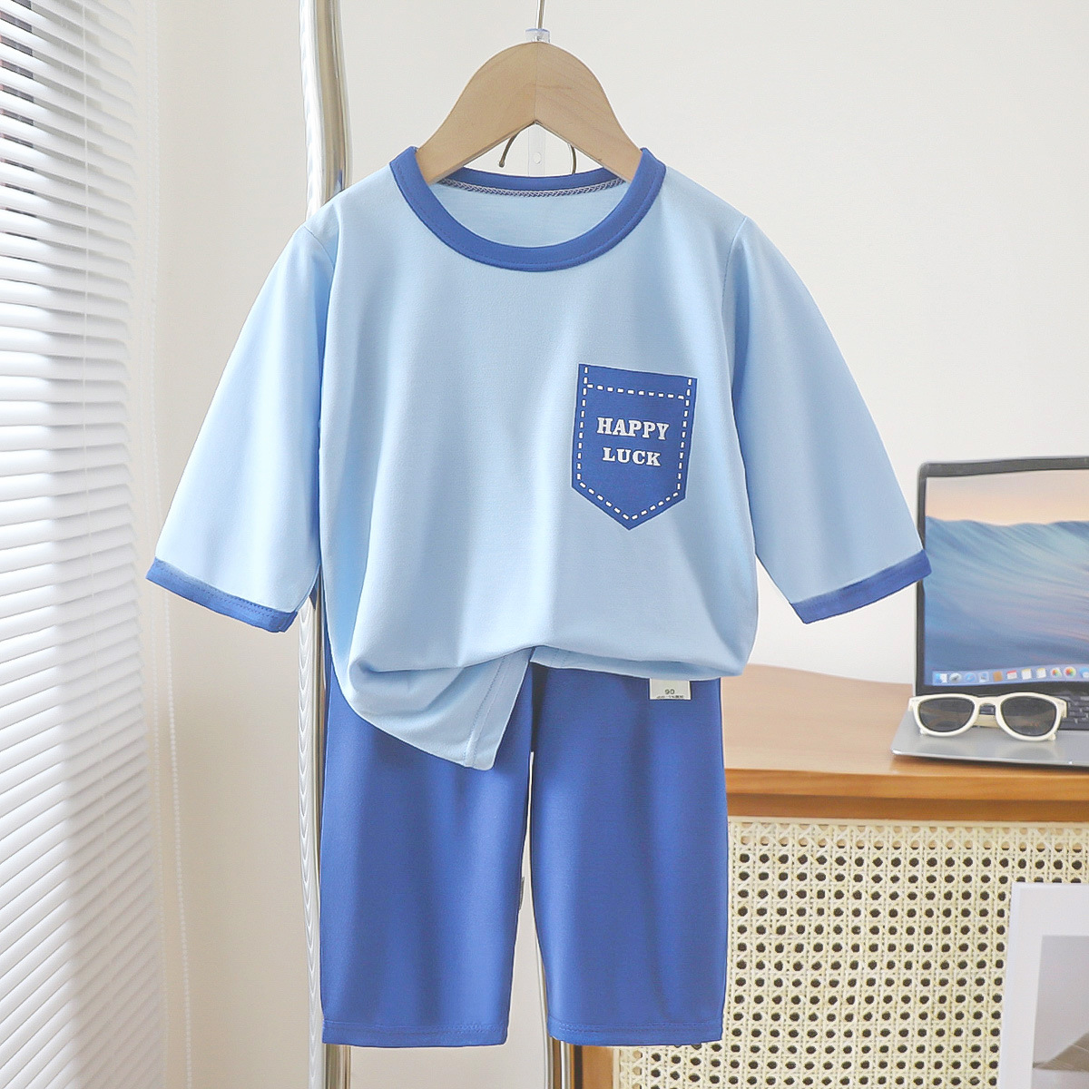 El nuevo traje de manga tres cuartos de servicio a domicilio de Yasser, pijamas de estilo caliente para niñas y tesoros para hombres, ropa de aire acondicionado para niños grandes y delgados de verano