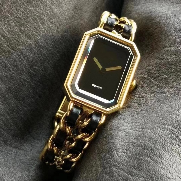 Classic square retro woven quartz watch