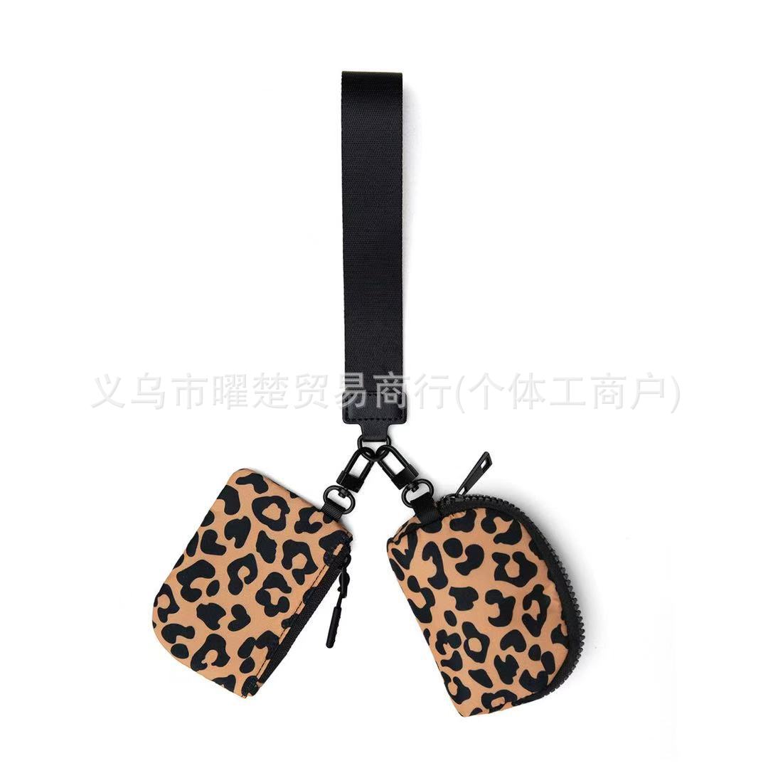 노란색 표범 무늬