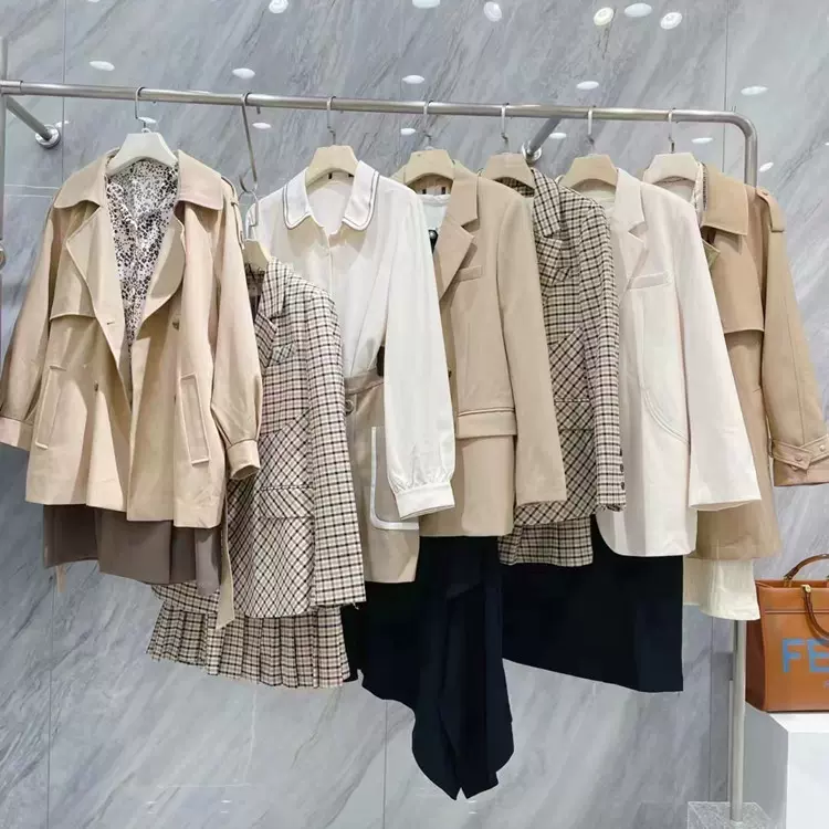 品牌专柜剪标女装尾款清货衣服实体批发厂家一手货源拿货杂款时尚