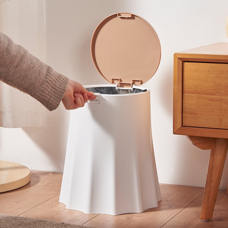Japanese-style creative faux wood grain trash can, popular with internet users, with pop-up lid, cat and dog-proof plastic storage bin, tree design, suitable for bedroom and home use