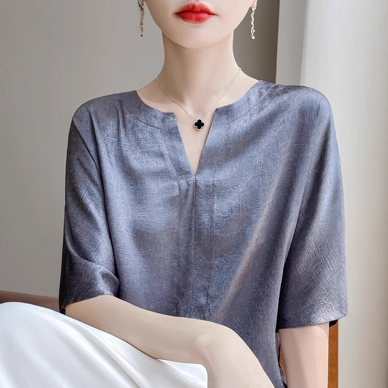 Summer New Style V-Neck High-End Satin Shirt T-Shirt Women's Fashionable and Beautiful Thin Short-Sleeved Loose Shirt Top