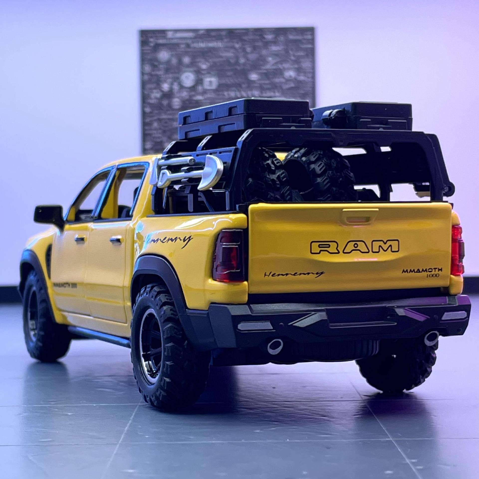 Zhongyuan Xinghe Gold Car Model 1:32 Mammoth Pickup Vehículo todoterreno con sonido y luz Adornos de modelo de juguete para niños