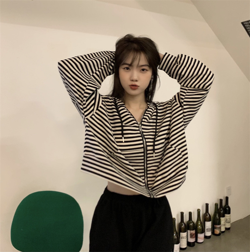 455g Weight Long Sleeve Sleeve Length Zipper Placket Type Polyester Fabric Type Short Top Length Hoodie Tops Type Casual, Daily Occasion Hooded Neckline Regular Fit Fit Type Stripe Pattern Spring, Autumn Season Women's Gender Casual, Streetwear Style Women's Casual Streetwear Stripe Zipper Hoodie 17