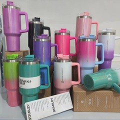 40オンス保温カップの現物は直接ロゴがあります。