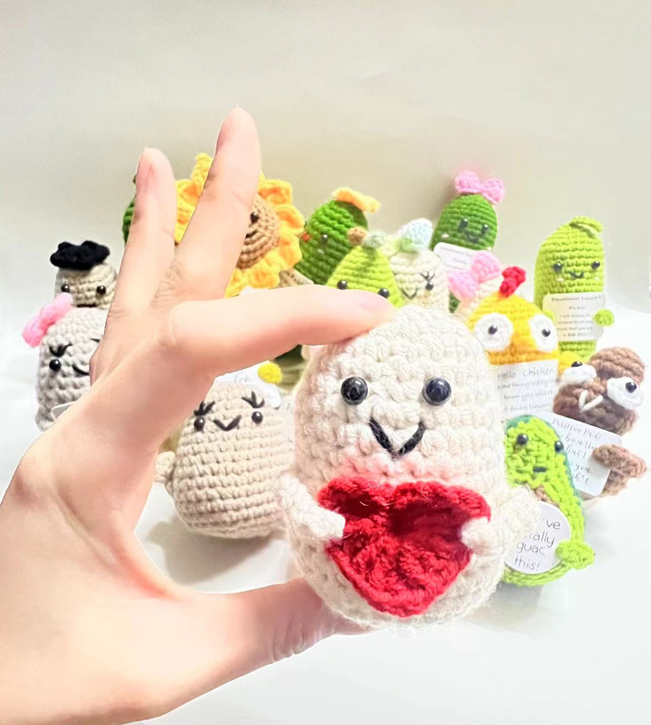 Amazon positivepotato hilado de lana tejida ganchillo patata divertida descompresión muñeca tejida a mano