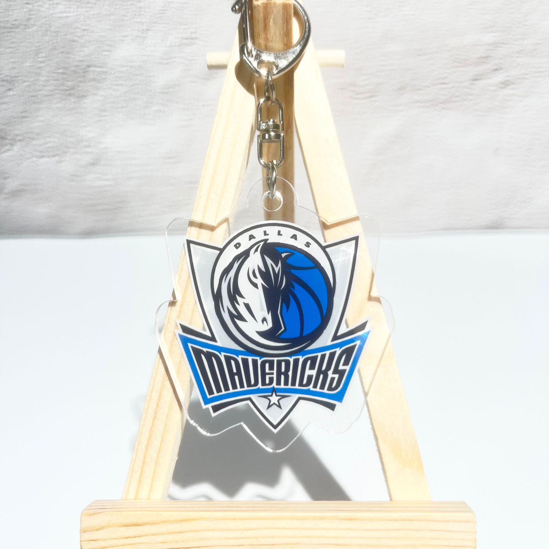 Colgar una guarnición Lakers Warriors net Clippers Cavaliers baloncesto llaveros mochila acrílico image 13