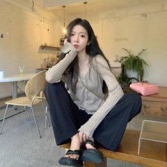 高级感v领坑条针织防晒开衫女2025春季长袖冰丝外套茶里茶气上衣