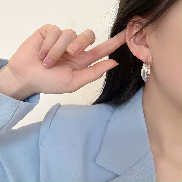 European and American fashion style temperament round earrings cold style gold and silver copper earrings earrings in stock wholesale