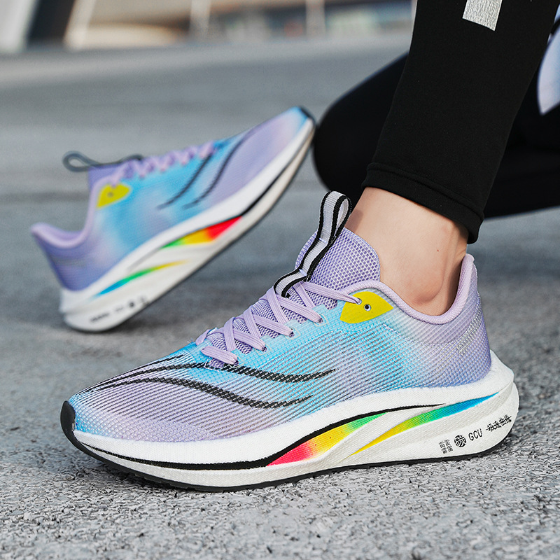 2026 hombres y mujeres zapatos de carreras de carbono luminoso nocturna palomitas de maíz suela amortiguación transpirable primavera y verano baja malla zapatos deportivos para trotar