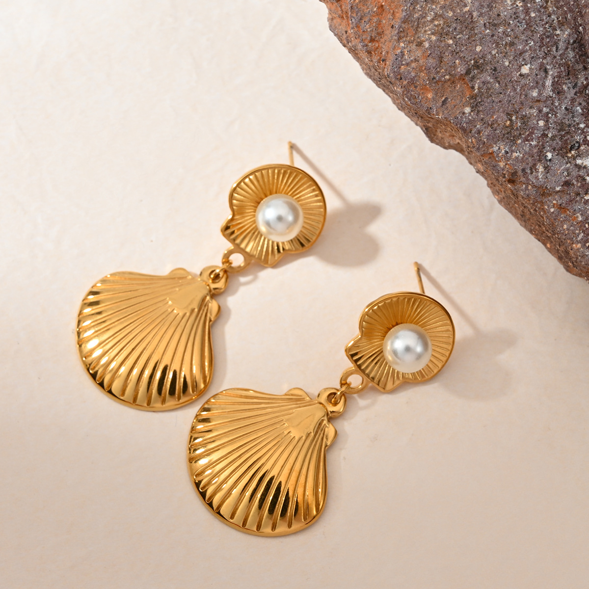 17g Weight 304 Stainless Steel Ear Needle Material Drop Earrings Classification 1 Piece Quantity Holiday, Daily Occasion 1 Piece Casual Simple Style Conch Shell 304 Stainless Steel Freshwater Pearl Drop Earrings