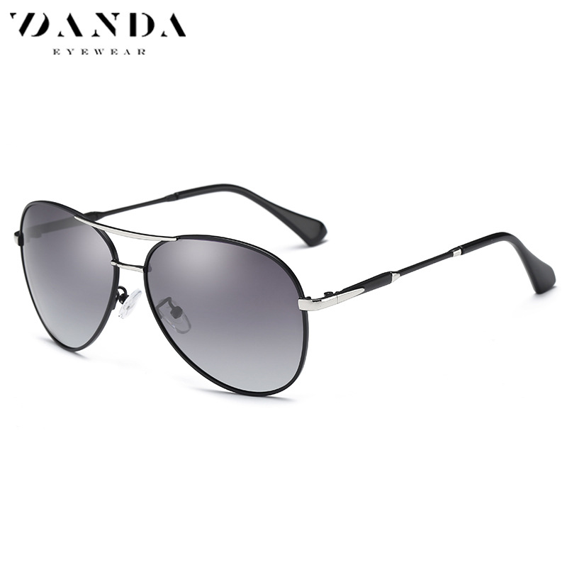 Nuevas gafas de sol para mujer Fashion Net gafas de sol rojas de metal de dos colores 8071 conductores que conducen gafas de sol polarizadas progresivas