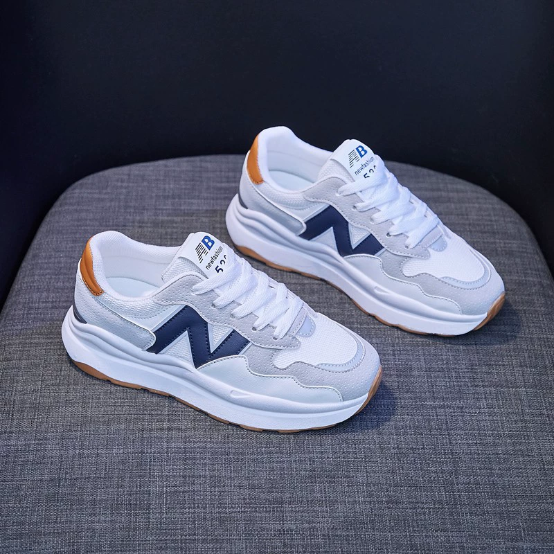 Корейская версия обуви для девочек 2024 лет и осень новая дышащая студенческая спортивная обувь женская толстой подошвой повседневная обувь