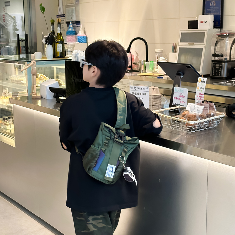 Coreana moda cool bolso de pecho para niños y niñas deportes al aire libre ocio bolso de mochila infantil ligero 2024 nuevo tipo de bolso infantil