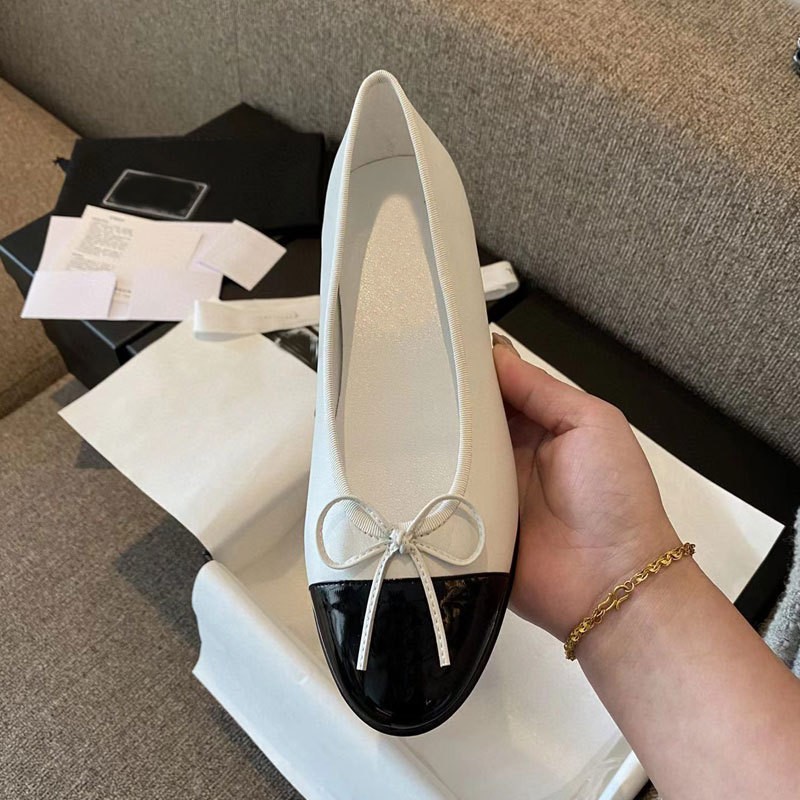 화이트 + 블랙 페이턴트 가죽 헤드