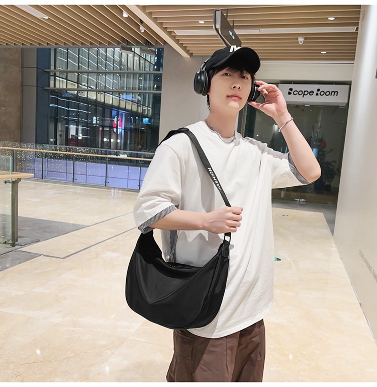 ins Simple nylon fabric crossbody bag for women 2023 new Korean style fashionable single-shoulder dumpling bag for students, trendy single-shoulder bag undefined