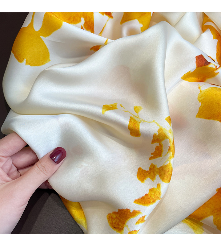 2022 nouveau foulard en soie de simulation imprim floral foulard dcoratif version corenne grand foulard carrpicture3