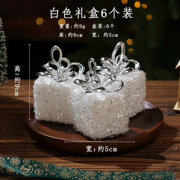 6 white gift boxes