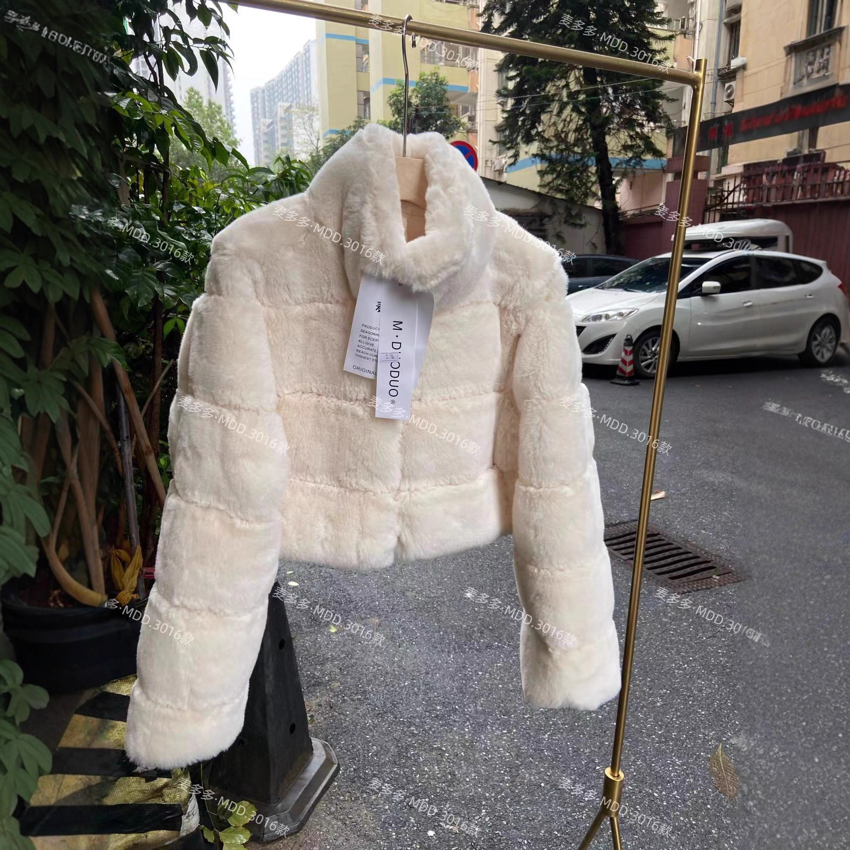 2026 New Women's Short Fashion Fox Fur Coat Dress Shawl Wedding Dress Small Coat Fur Vest Small Coat